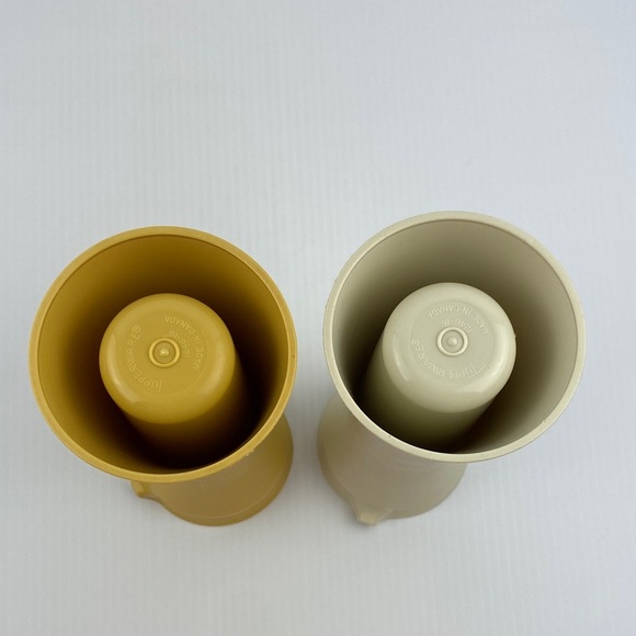 Vintage Tupperware Oil and Vinegar Set 8 ounce Dressing Cruets - Picture 6 of 11